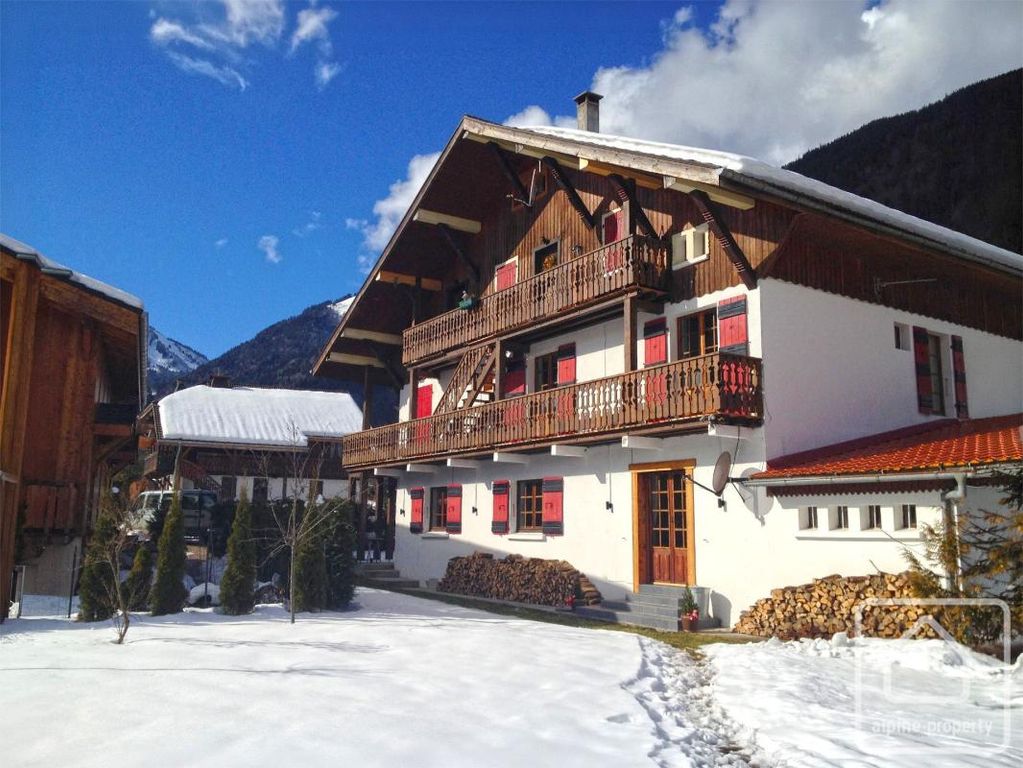 Property photo 3 of 40