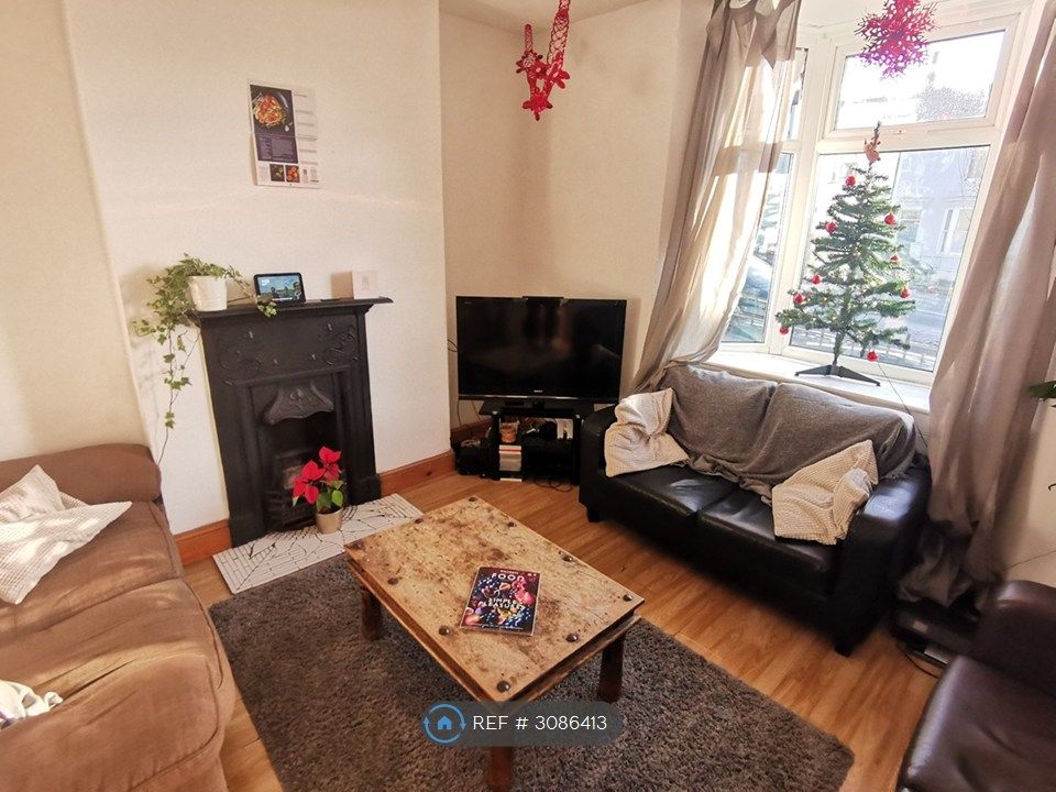 Property photo 2 of 11