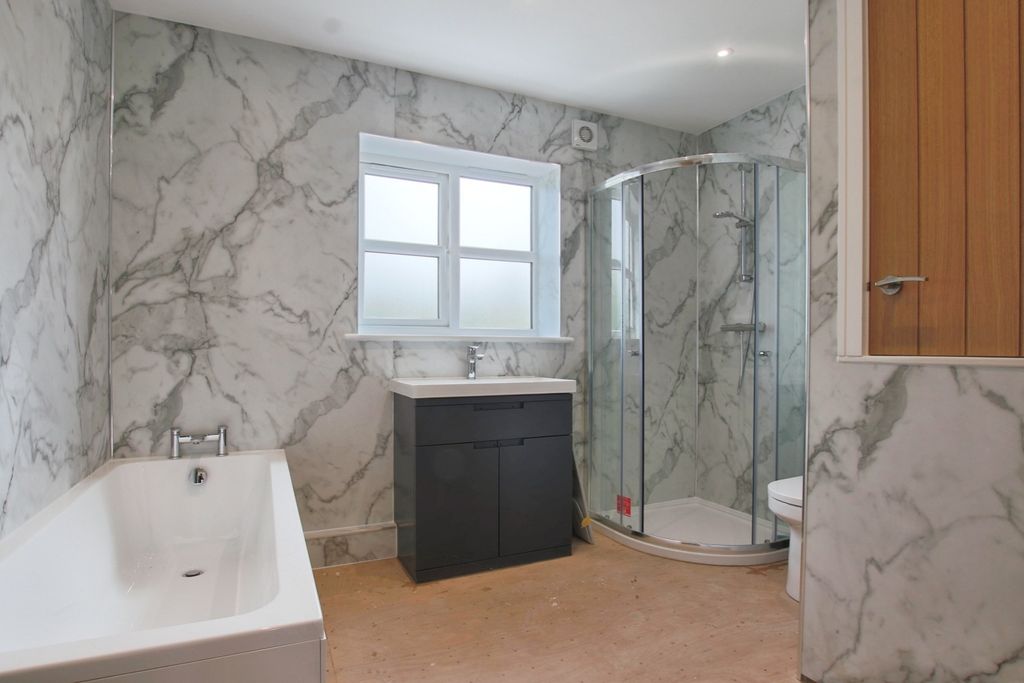 Property photo 3 of 16 5519413