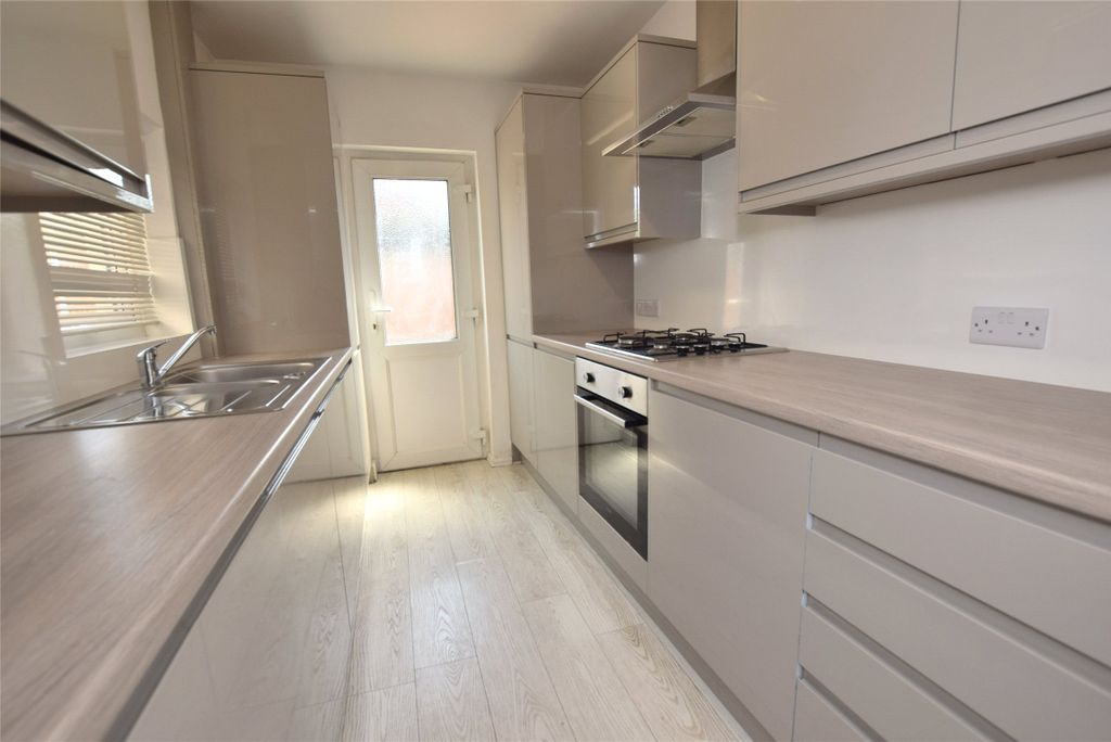Property photo 2 of 14 Kitchen