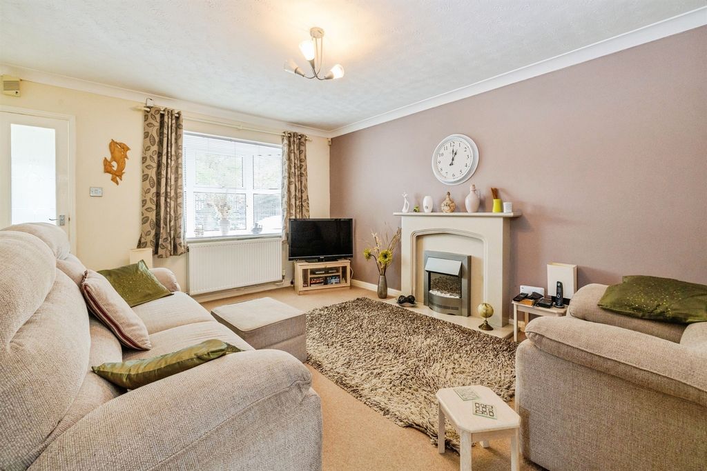 Property photo 2 of 18