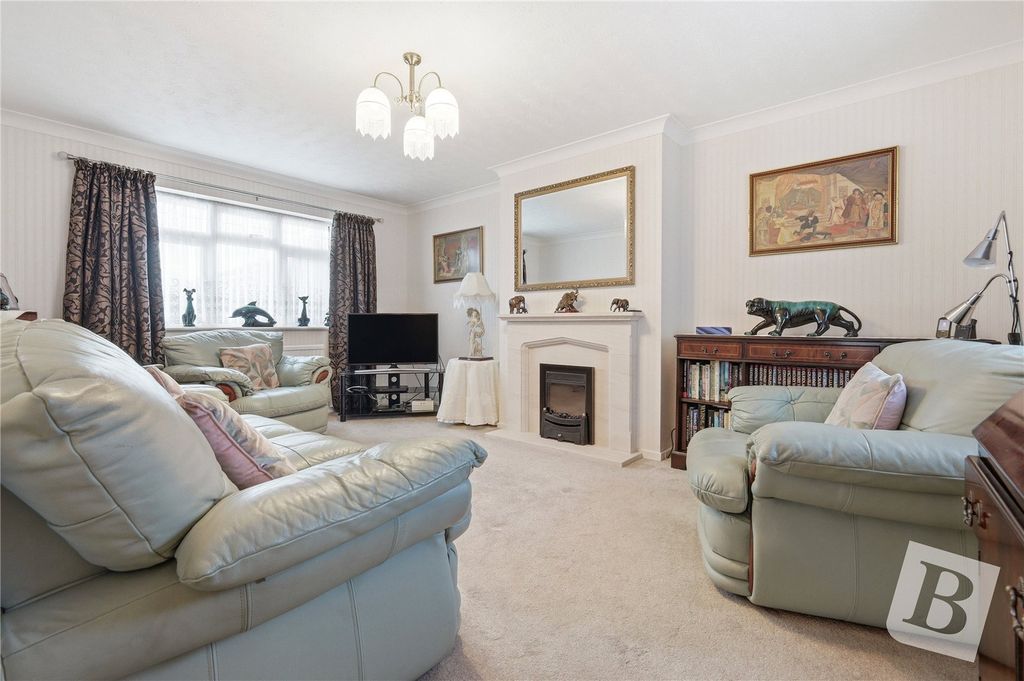 Property photo 2 of 17 Living Room