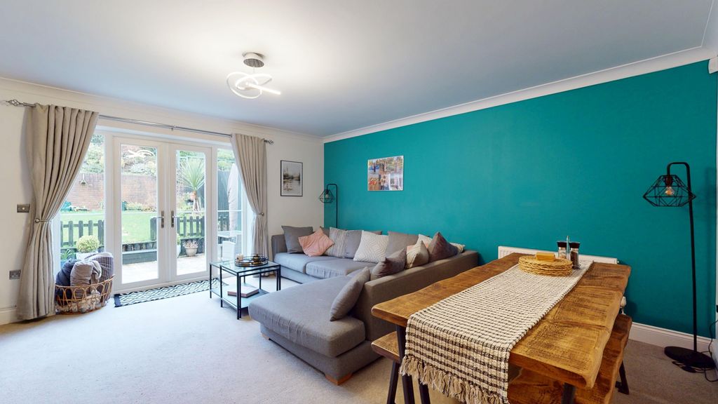 Property photo 3 of 18