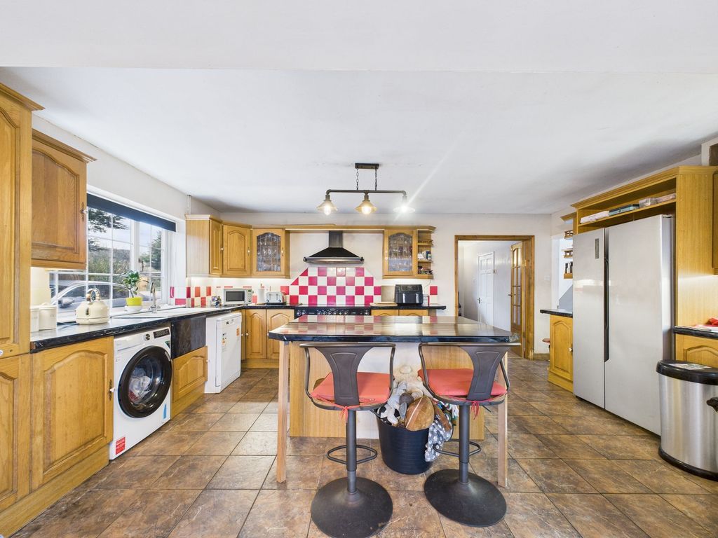 Property photo 2 of 37