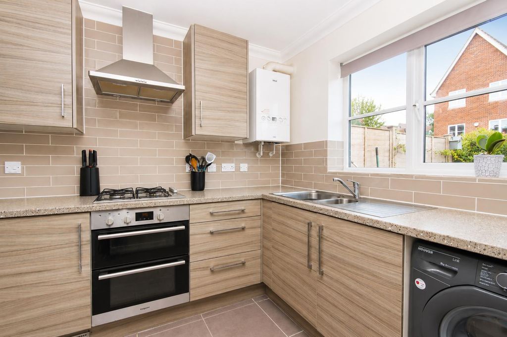 Property photo 3 of 16 9B0Bcfcd-75d1-419B-9E2c-3Df5E149A059.Png