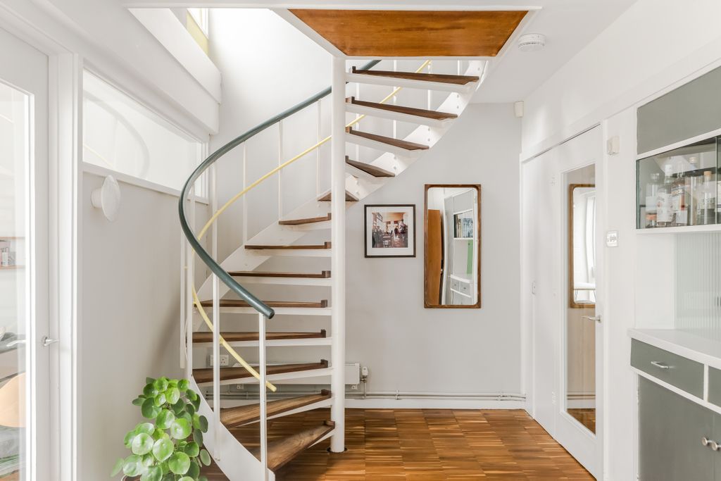 Property photo 3 of 24