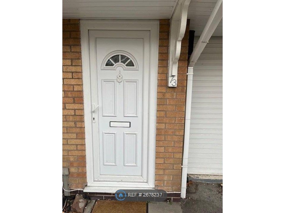 Property photo 2 of 13 Door