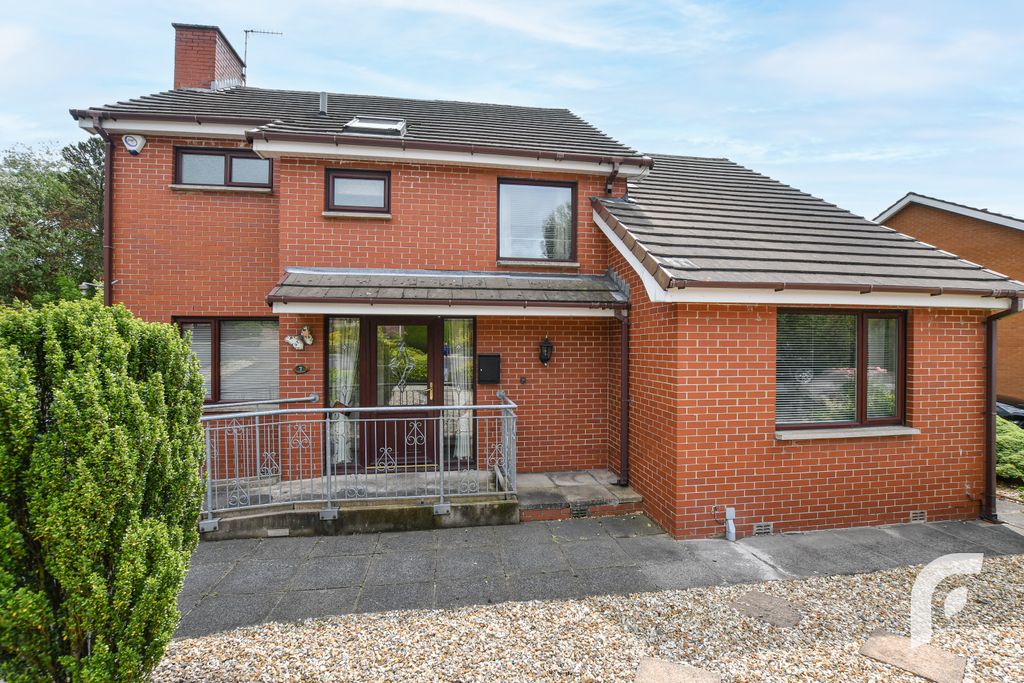 Property photo 1 of 44