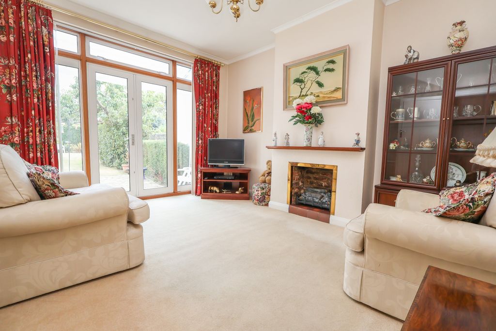 Property photo 2 of 18 3
