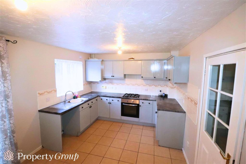 Property photo 3 of 16 8 Ansell Drive  (12).Png