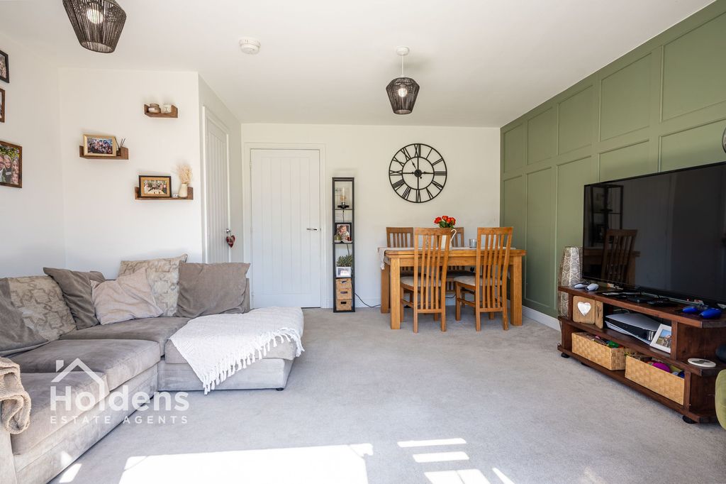 Property photo 3 of 18
