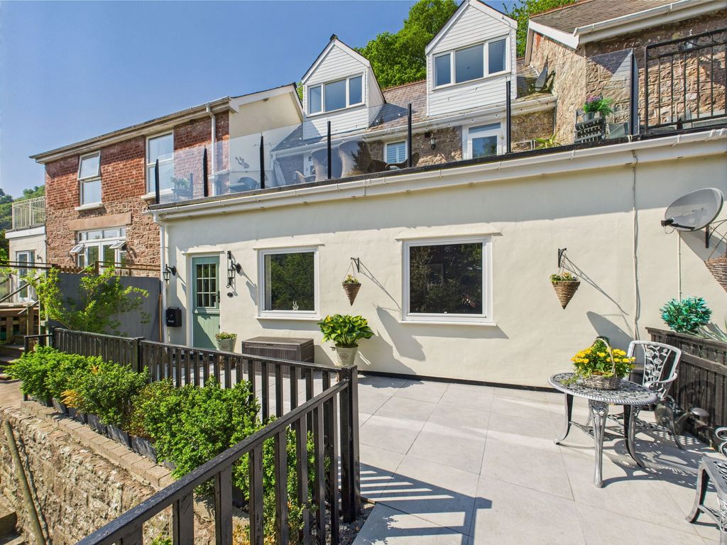 Property photo 1 of 31