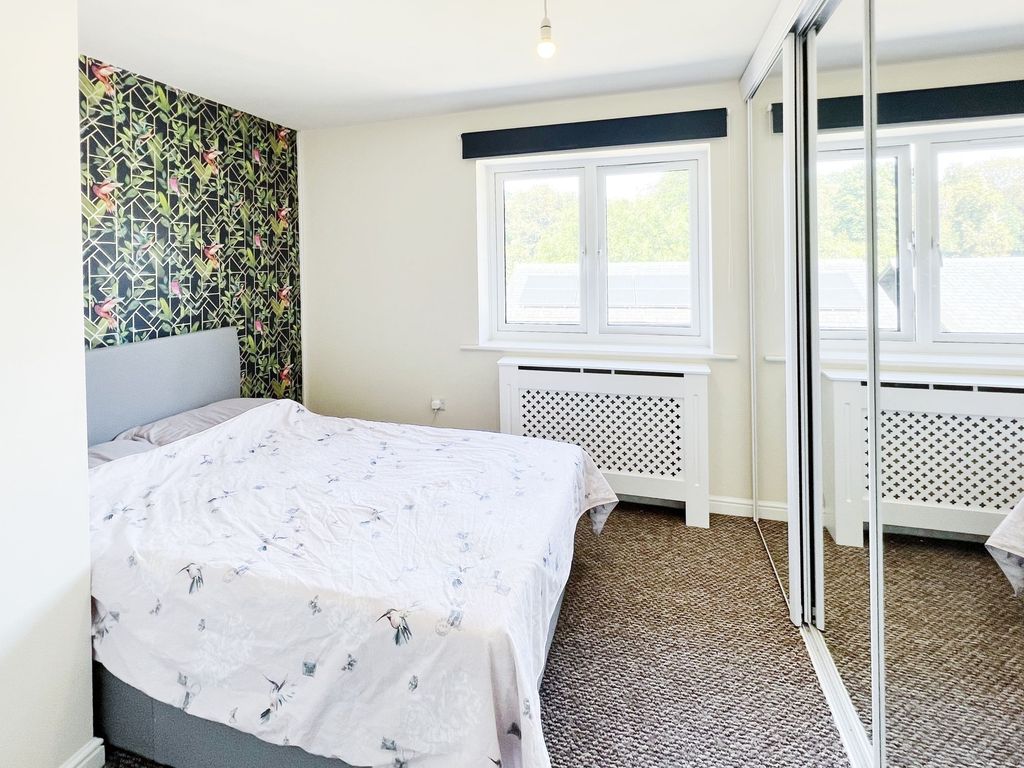 Property photo 2 of 15 Bright, Well-Presented Bedroom With A Double Bed, ...