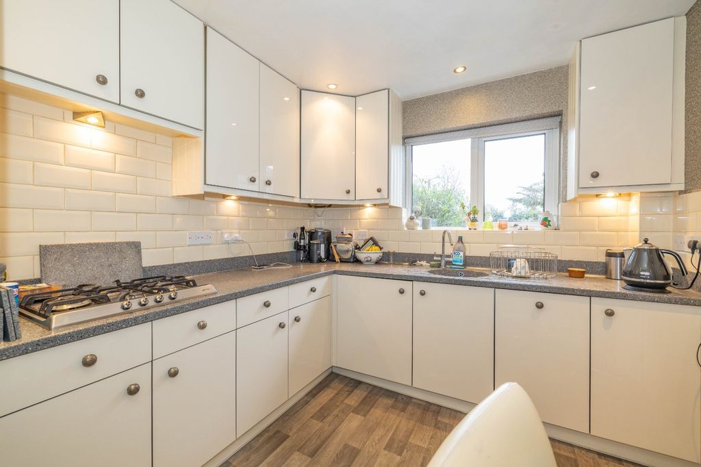 Property photo 3 of 14 Picture 3