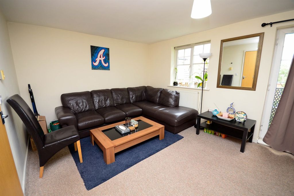 Property photo 2 of 10 Lounge