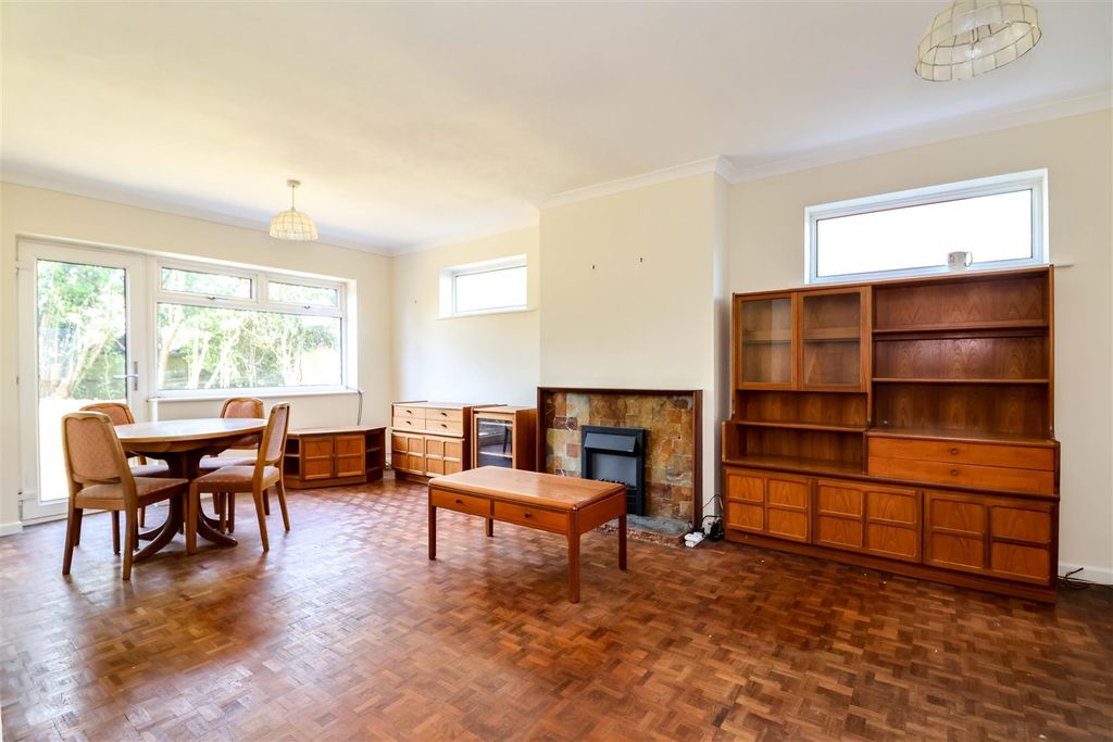 Property photo 2 of 22