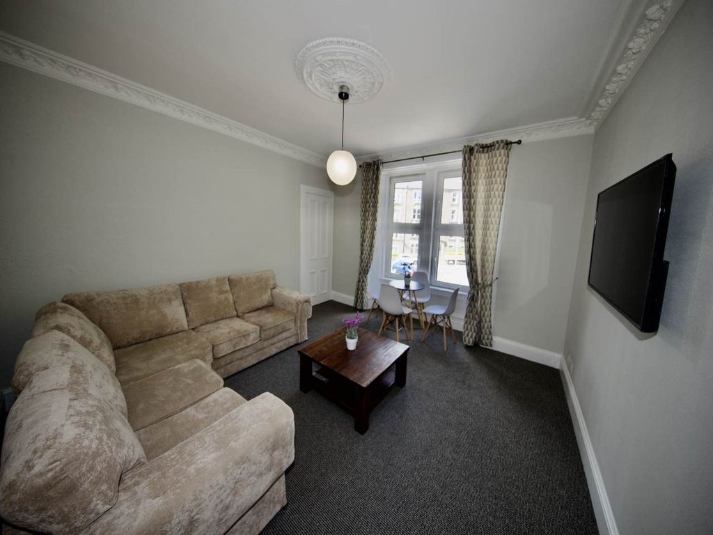 Property photo 2 of 12 3 Living Room