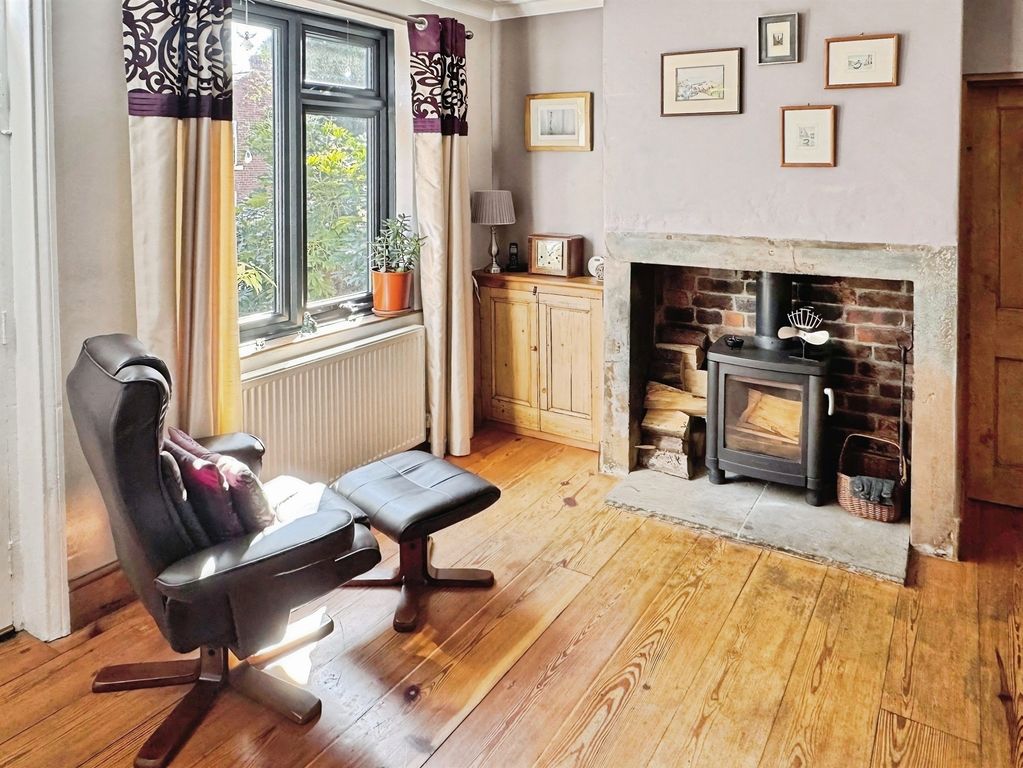 Property photo 2 of 31