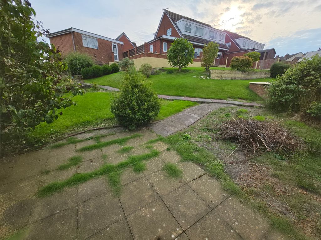Property photo 2 of 21