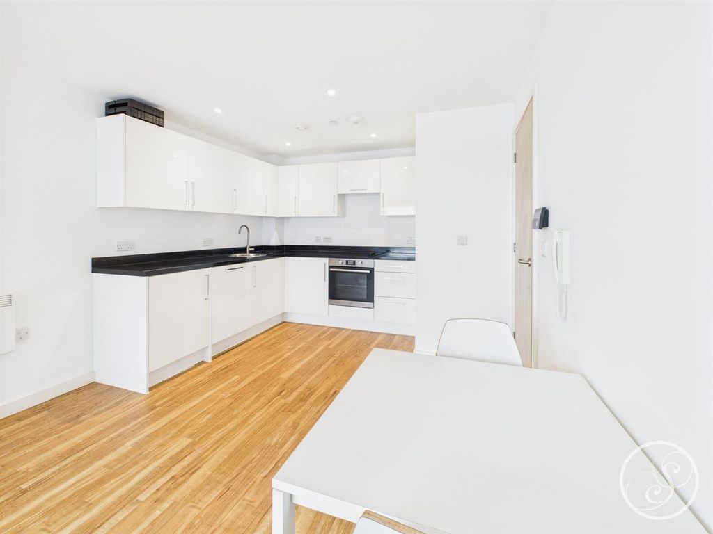 Property photo 3 of 7 Cam02071G0-Pr0679-Still004.Jpg