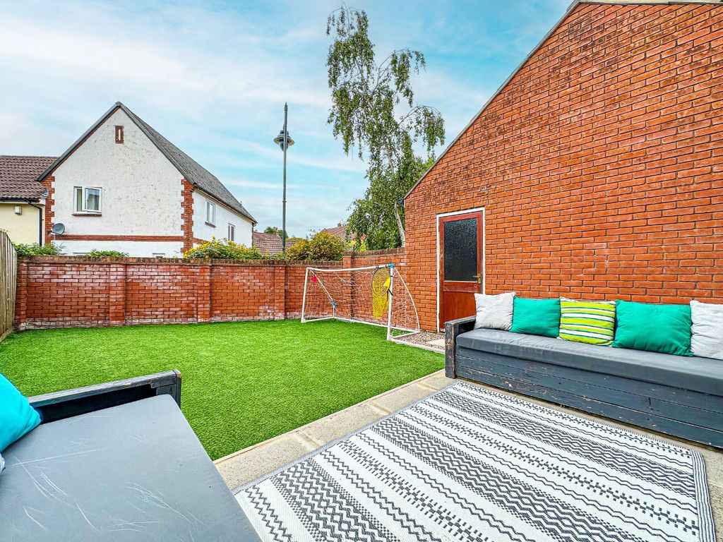 Property photo 2 of 23 5230267