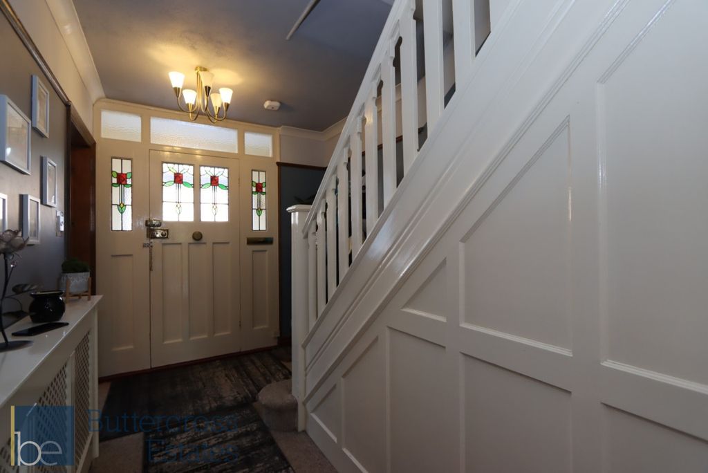 Property photo 2 of 20 Entrance Hallway