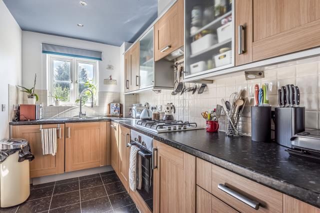 Property photo 3 of 10 Kitchen