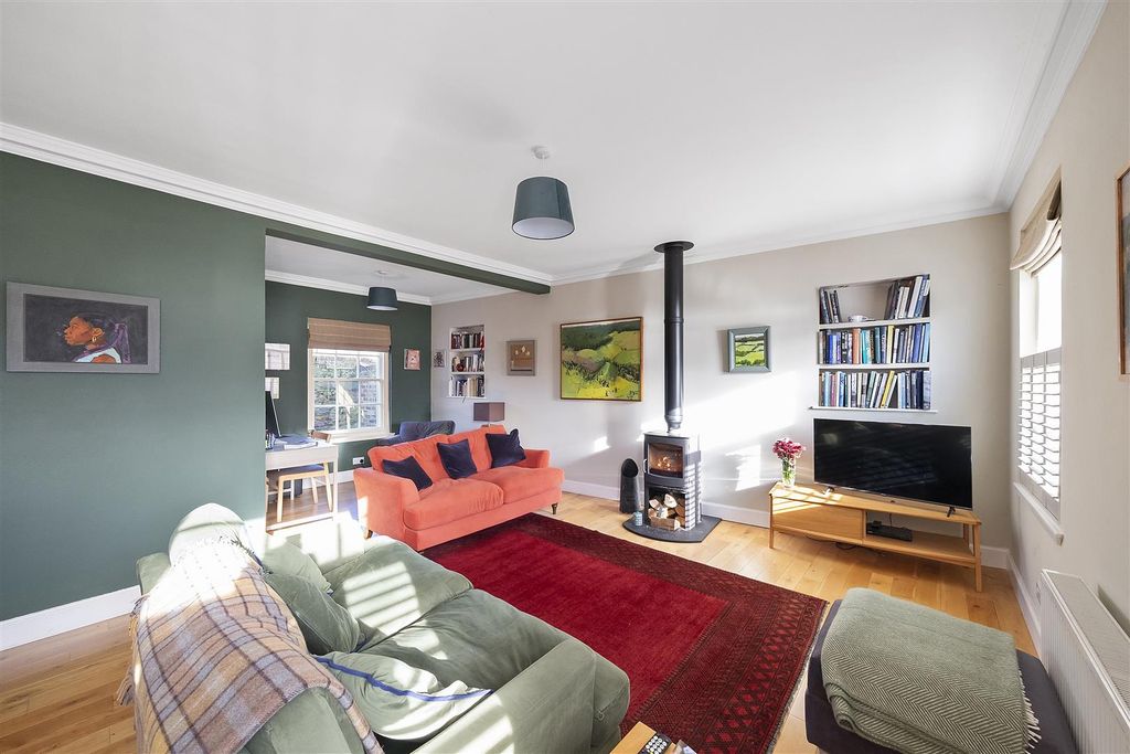 Property photo 3 of 39