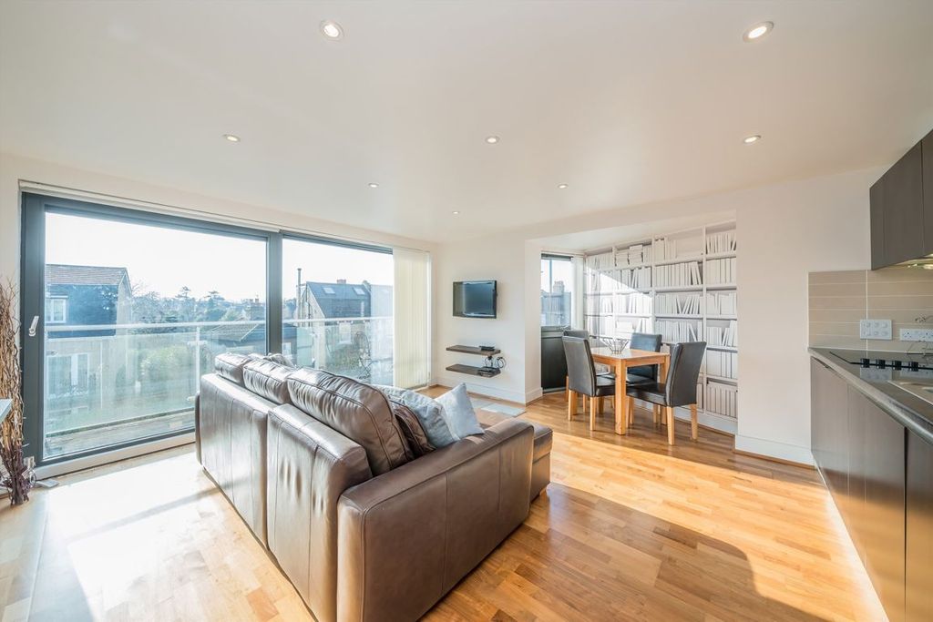 Property photo 2 of 7