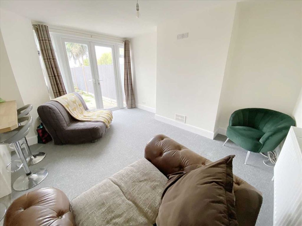 Property photo 3 of 10 Dining Room: