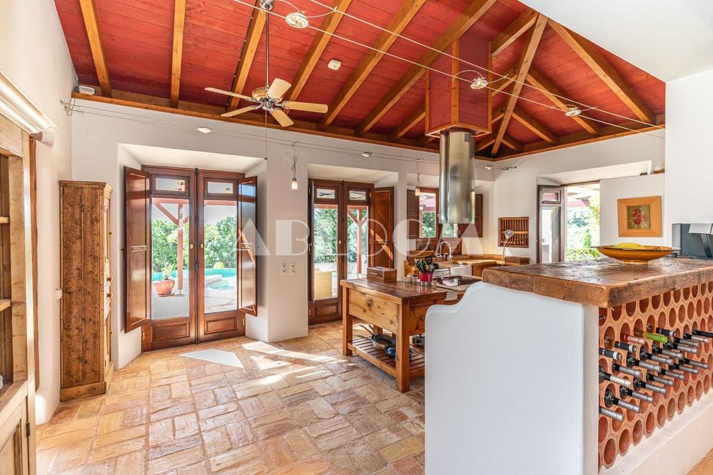 Property photo 3 of 41