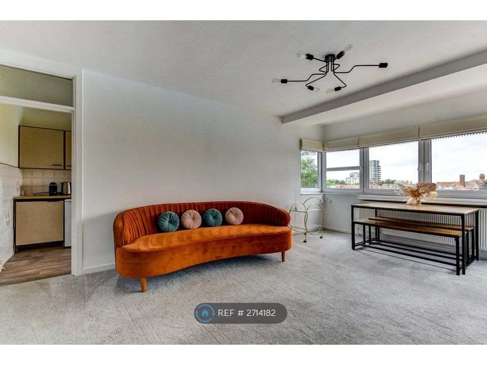 Property photo 3 of 35