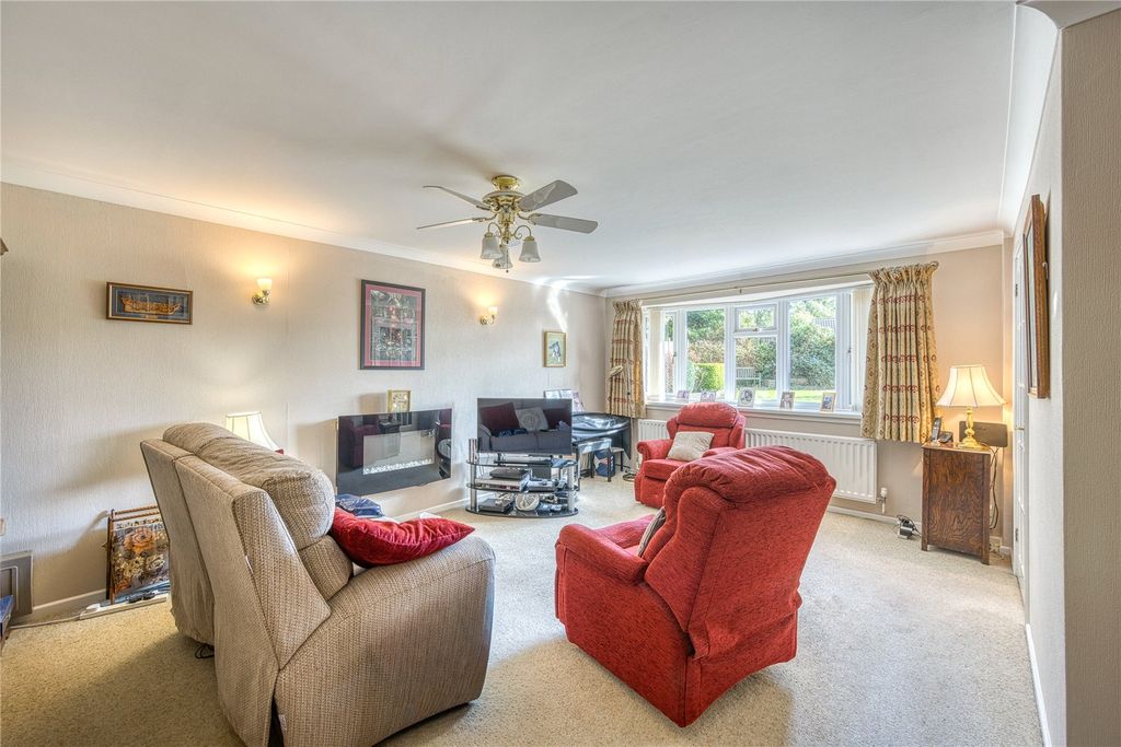 Property photo 2 of 19 Picture No. 05
