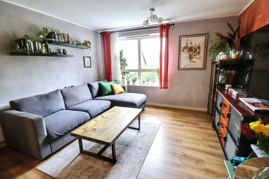 Property photo 2 of 11 c6050Ba6-2Fc7-408d-8d56-d1d2Ba5594B9.Jpg