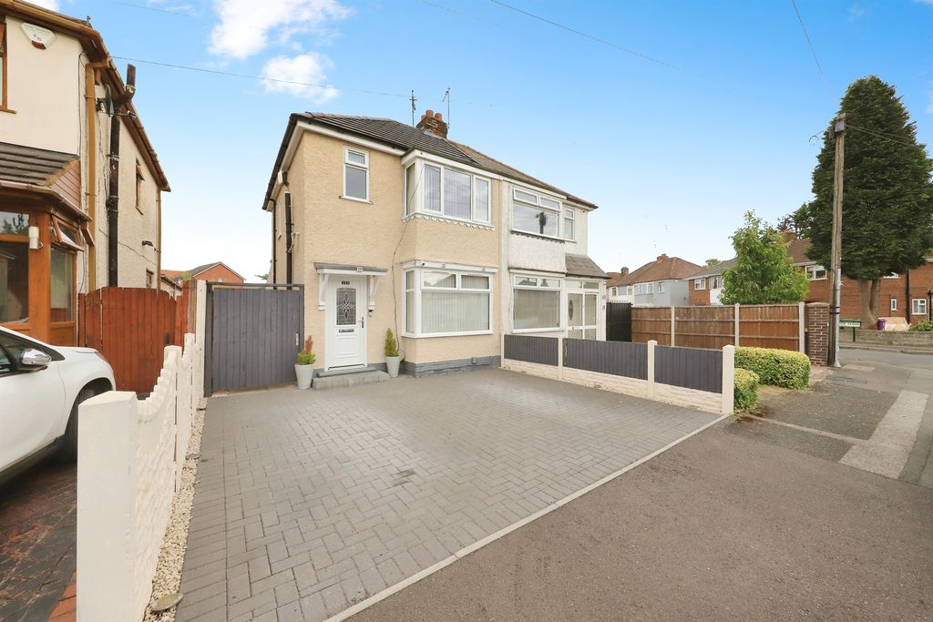 Property photo 2 of 17