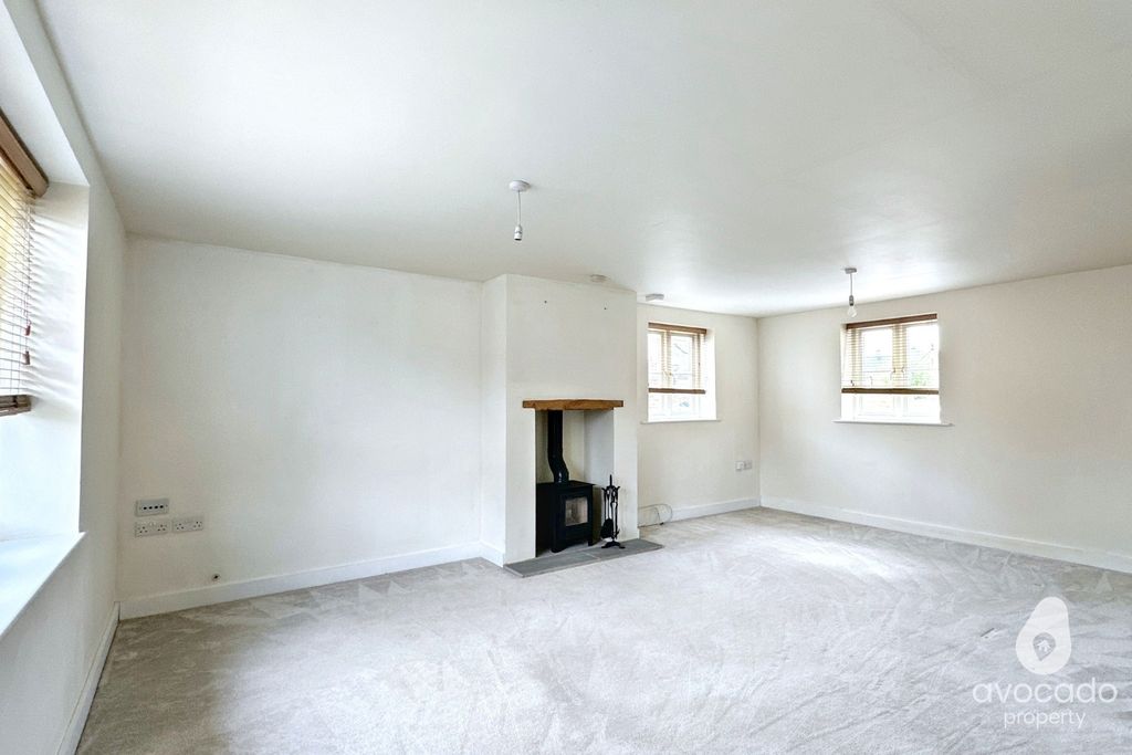 Property photo 3 of 10 4165086
