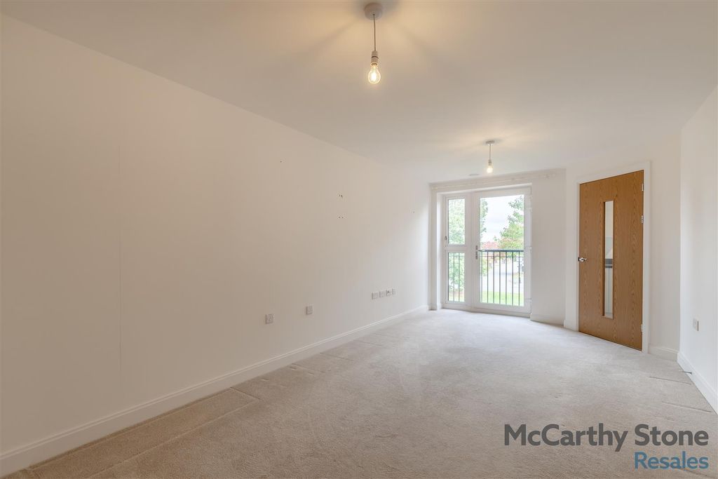 Property photo 2 of 26 8667631-Interior06.Jpg