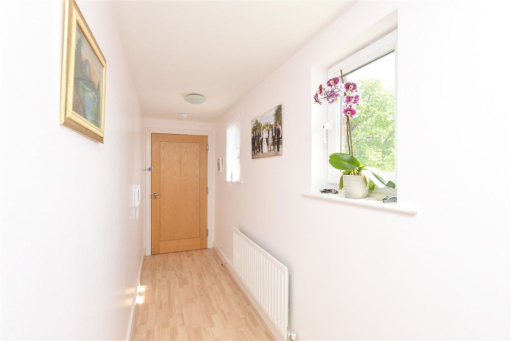 Property photo 2 of 12 Hallway