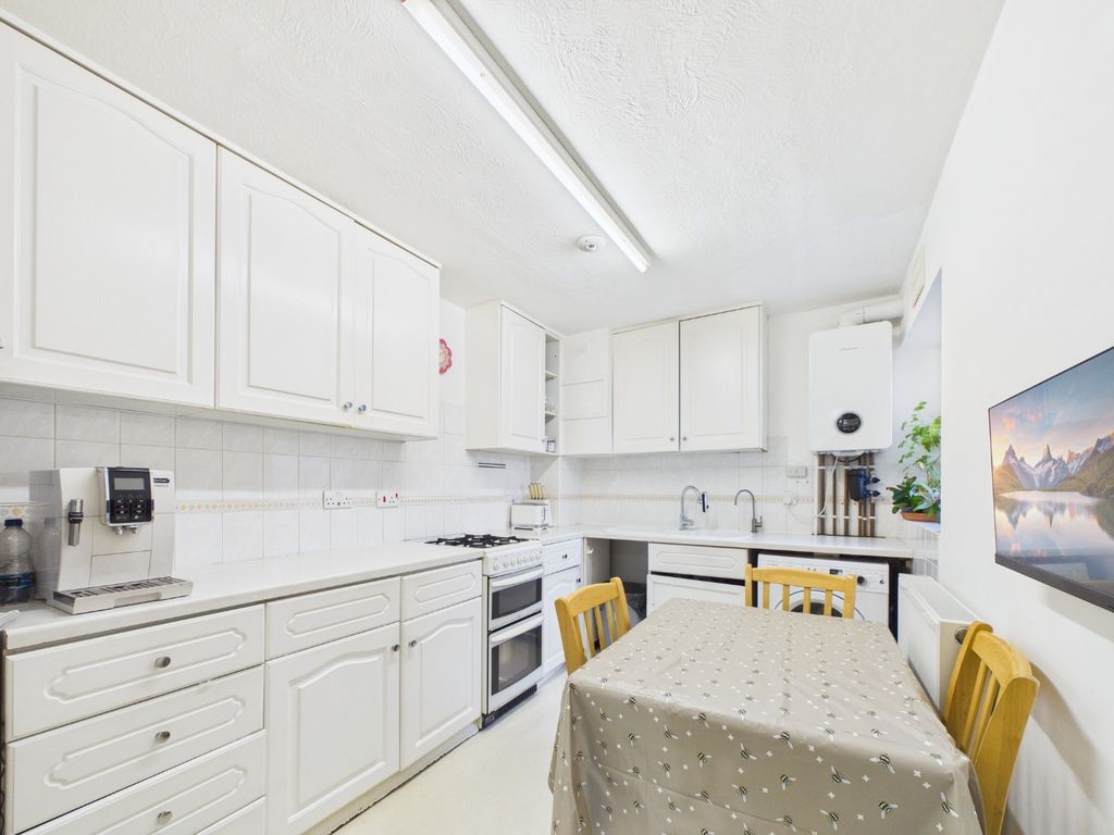 Property photo 2 of 7 4520383