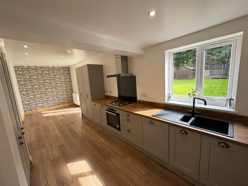 Property photo 2 of 26 844Eb186-9294-4ee4-A579-79c8429763A7.Jpg