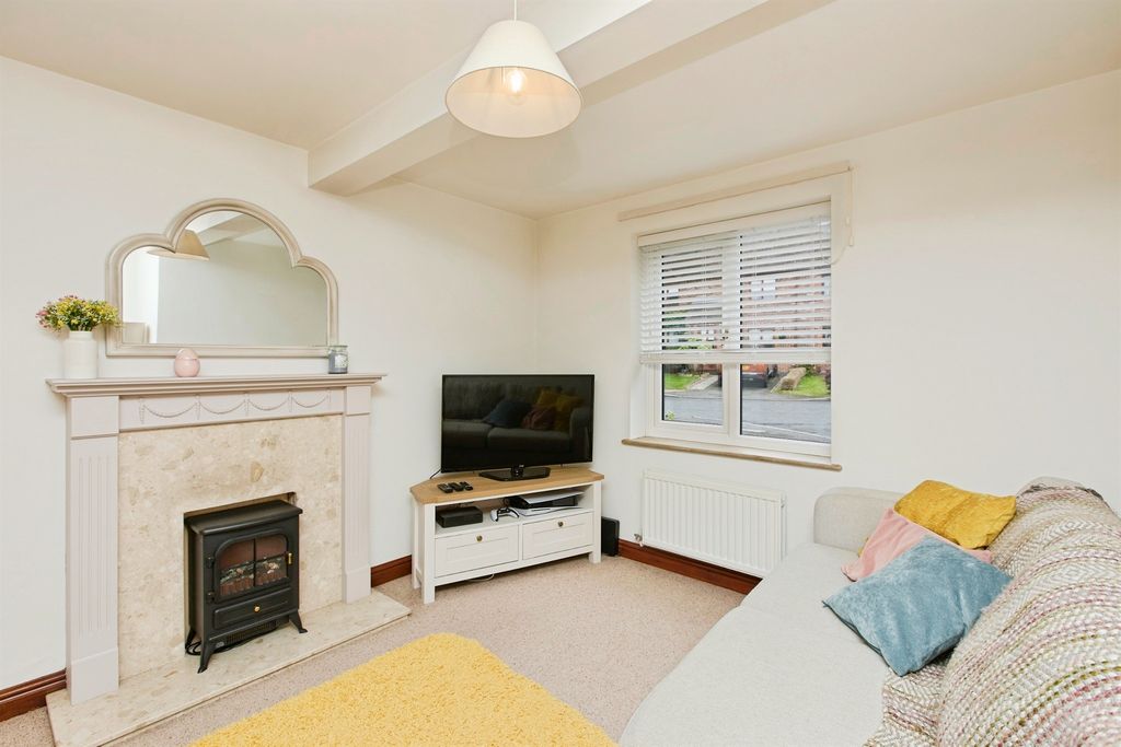 Property photo 3 of 27