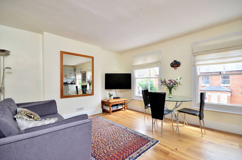 Property photo 2 of 8