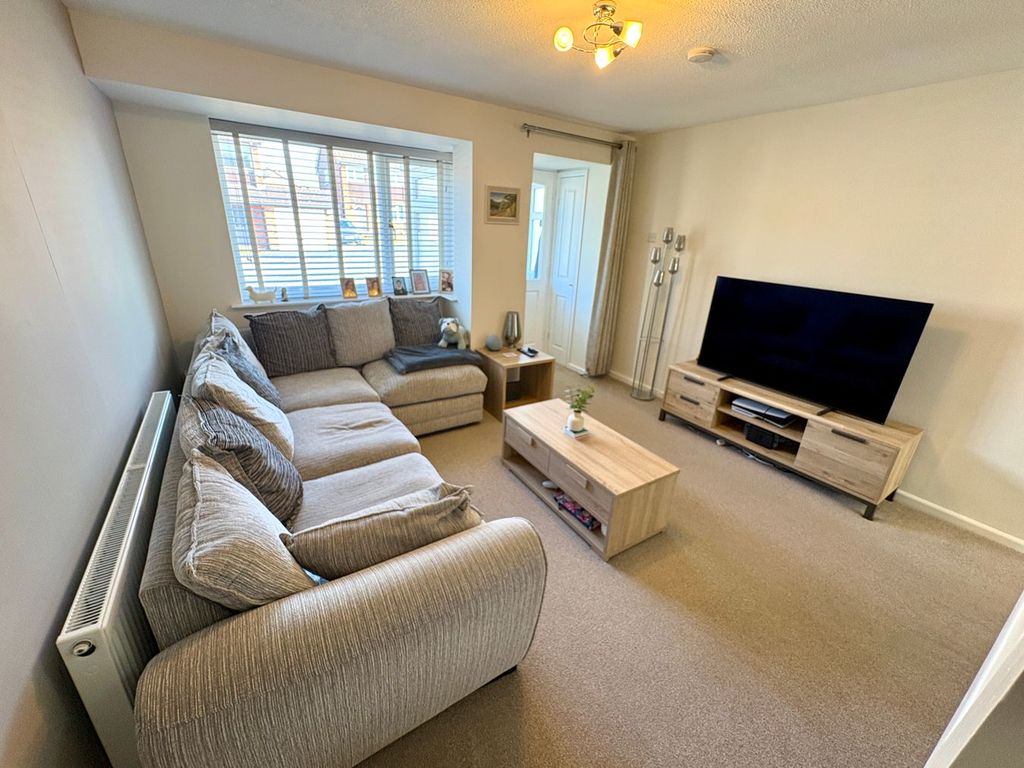 Property photo 2 of 11
