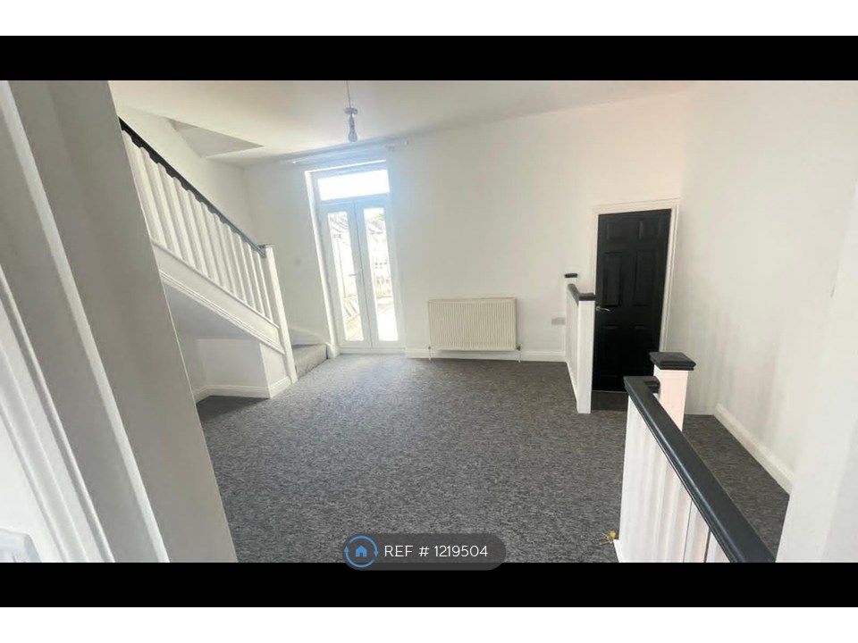 Property photo 3 of 12 Living Room