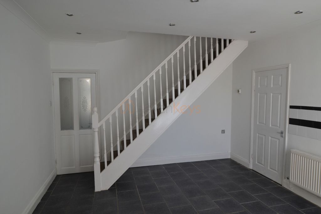 Property photo 3 of 11 Dining Room