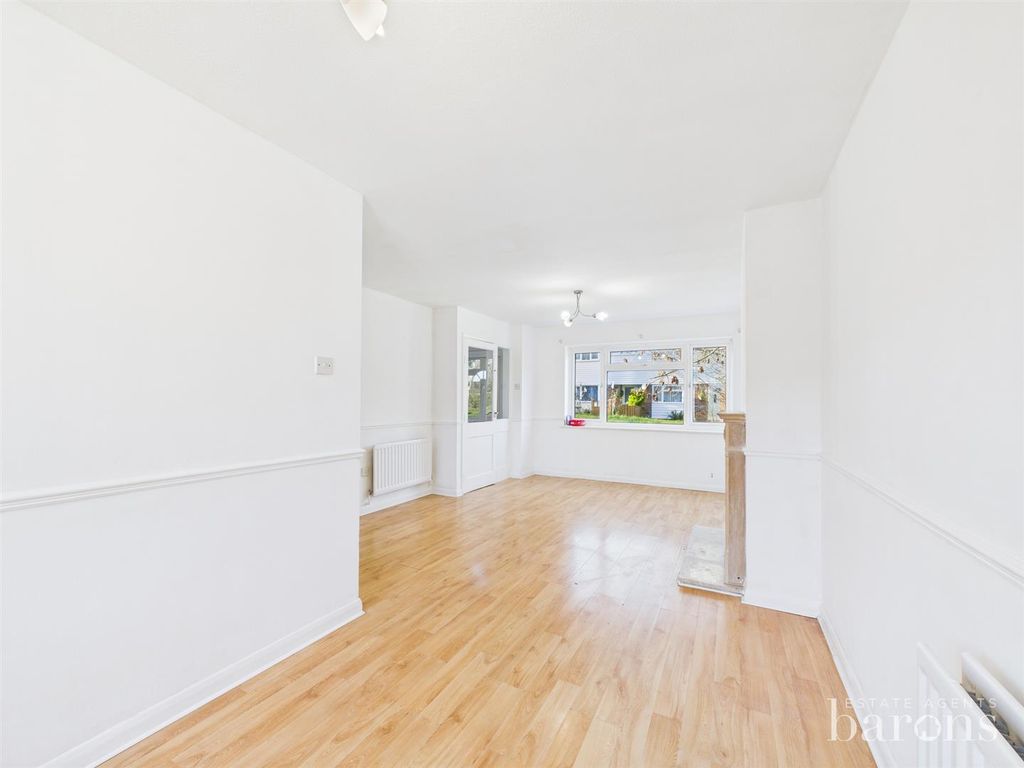 Property photo 3 of 13 Cam05500G0-Pr0110-Still004.Jpg