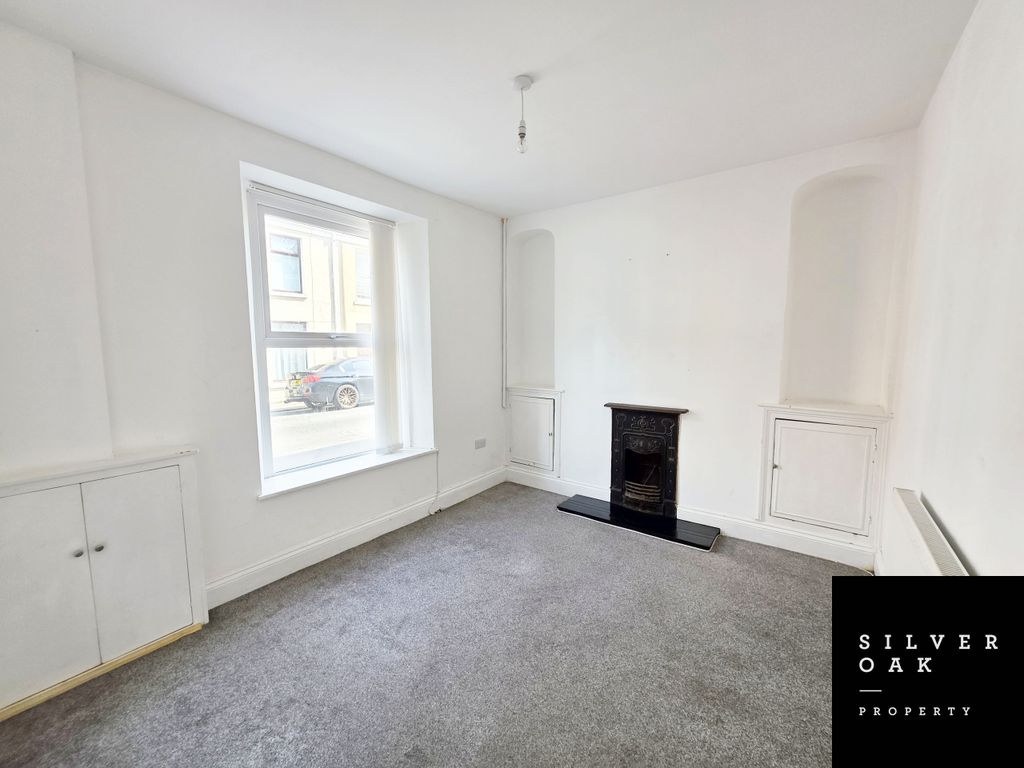 Property photo 2 of 9 2