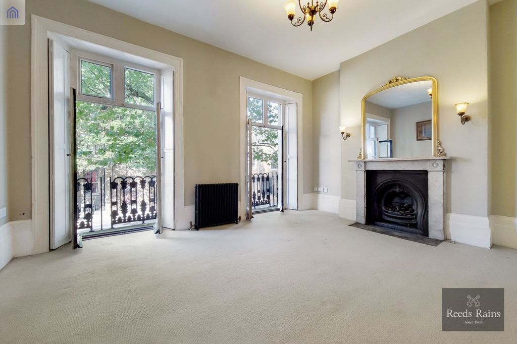 Property photo 2 of 18 Picture No. 10