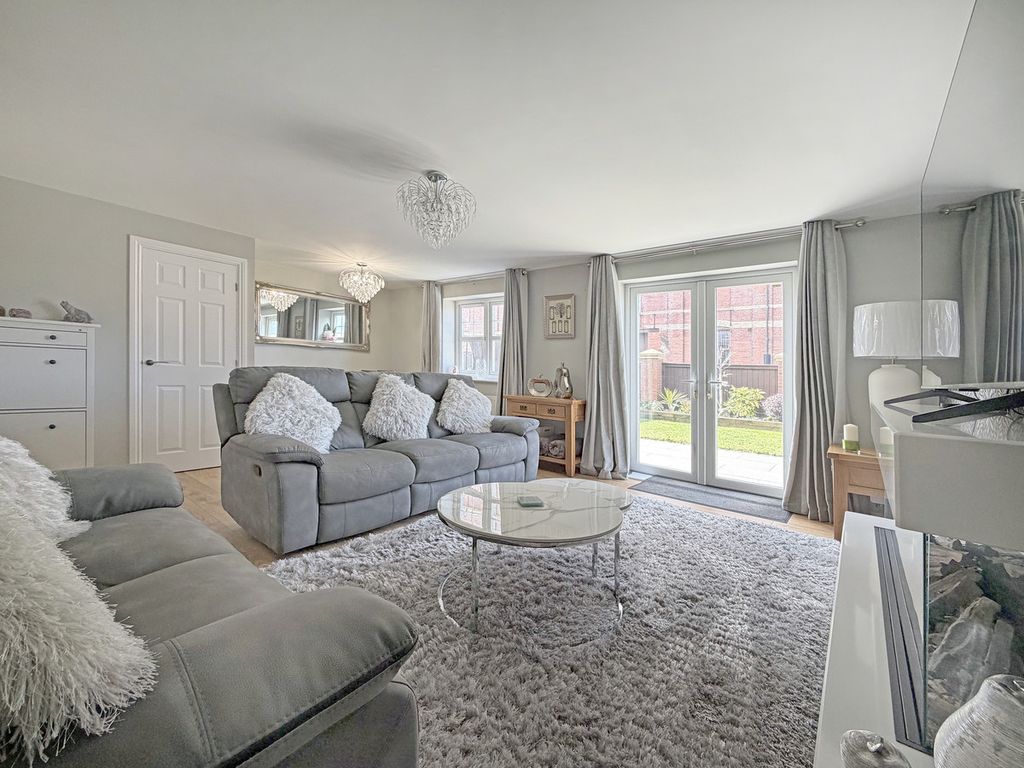 Property photo 2 of 39