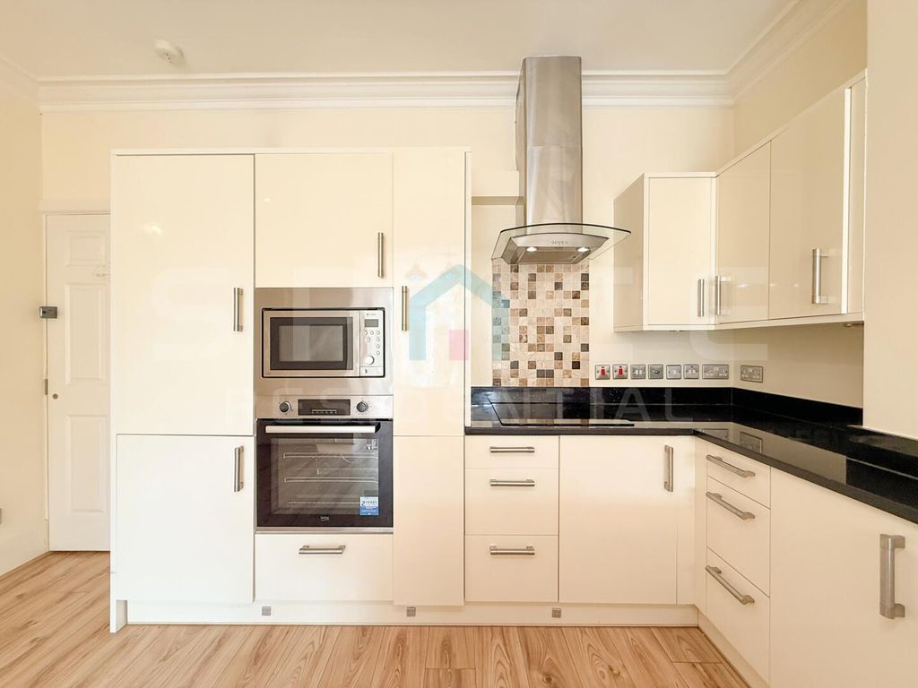 Property photo 3 of 21 Kitchen
